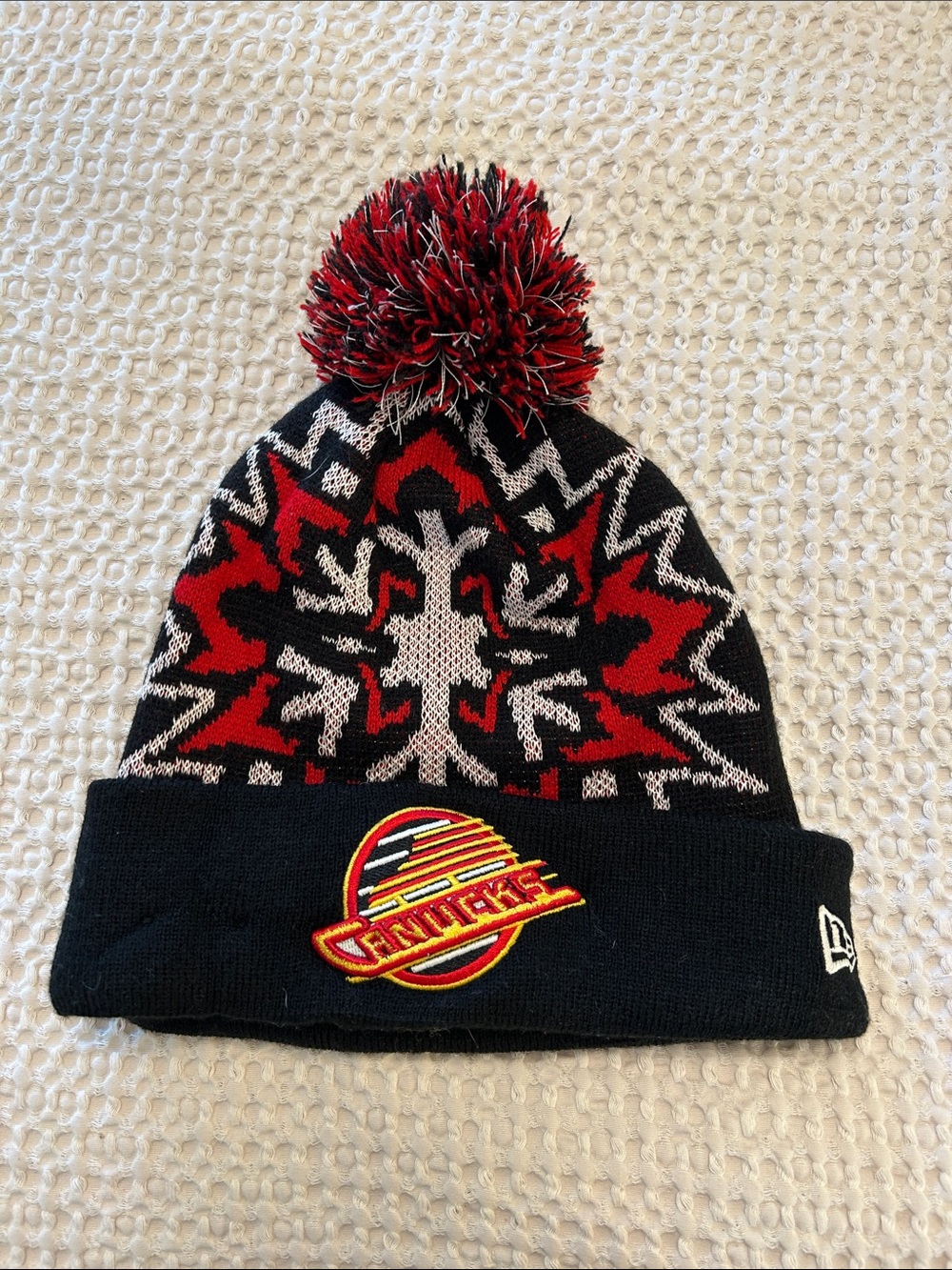 Vancouver Canucks Red & Black Pom Beanie Hat - New Era